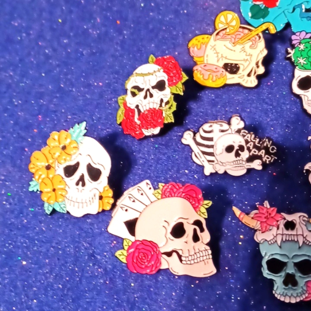 Skull Brooch Collection - Picture 7 of 8